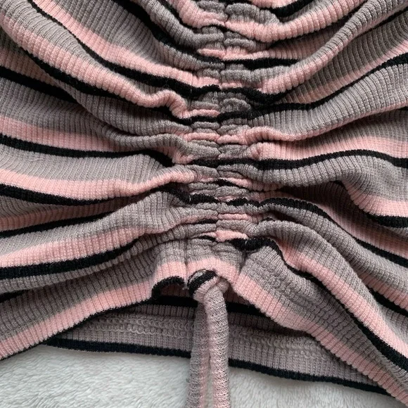 Volcom Ruffle Ribbed Crop Top - Picture 2 of 9